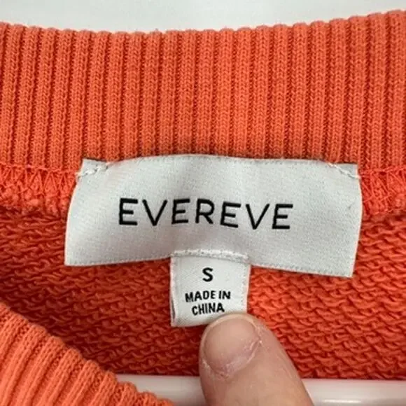 Evereve Sweatshirt Womens SMALL Embroidered Heart Preppy Academia Classiccore - Picture 5 of 11